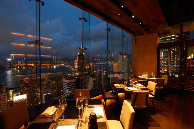 图8-陈德坚:香港Penthouse餐厅设计